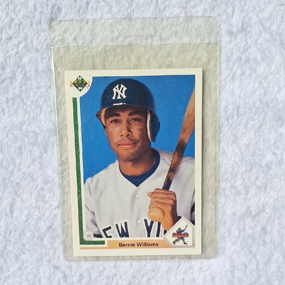 New York Yankees Baseball Card Upper Deck Star Rookie Bernie Williams Retro - Picture 1 of 2